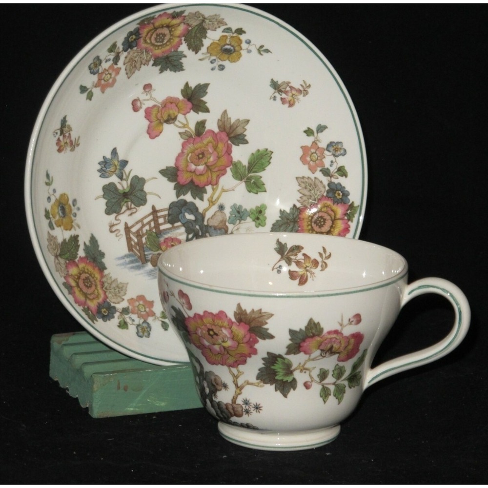 Wedgwood‎ Eastern Flowers Teacup Cup & Saucer Set (s) Green trim
